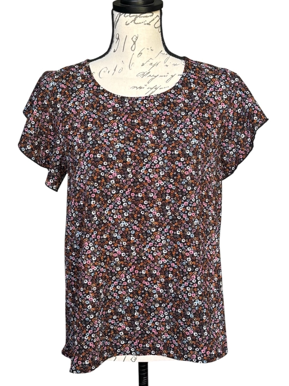Willow & Root Ditsy Floral Short Sleeve Top